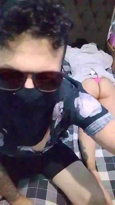 Casalpuraputa live female webcam from Brazil