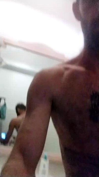 Castelliroman live cam on Cam4