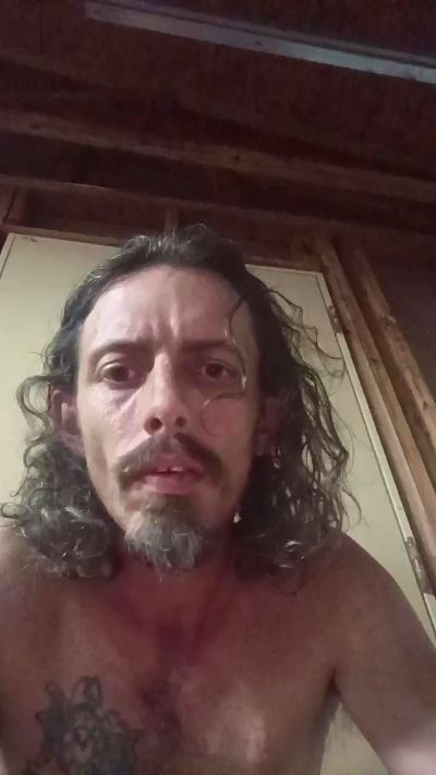 Catfish2083 live cam on Cam4