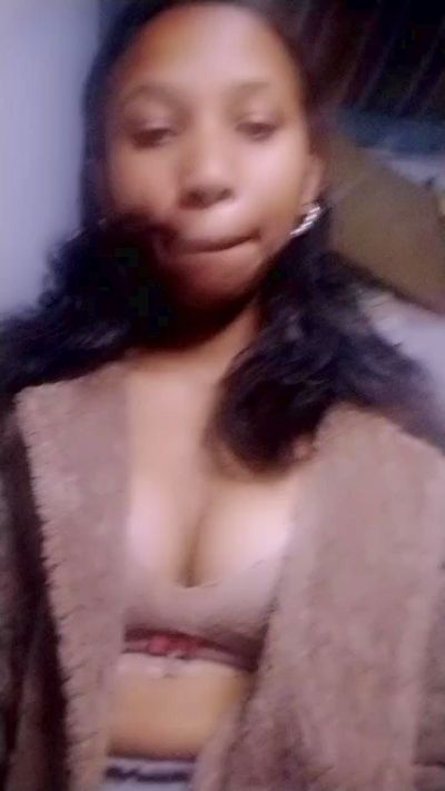 Cathie01 live cam on Cam4