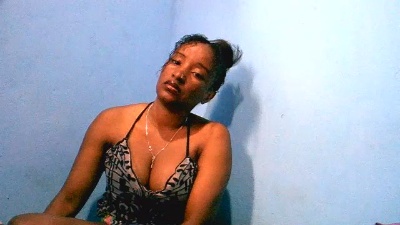 Cathya05 live cam on Cam4