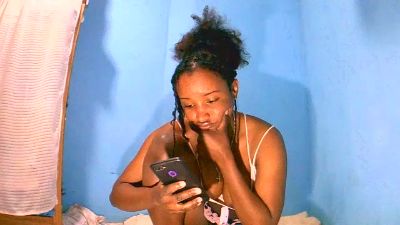 Cathya05 live cam on Cam4