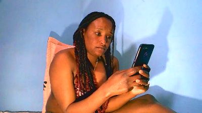 Cathya05 live cam on Cam4