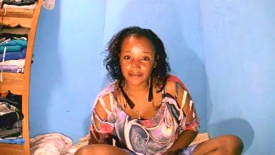 Cathya05 live cam on Cam4