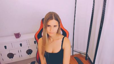 CatrinTop live cam on Cam4