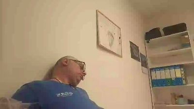 Cazzo_duro79 live cam on Cam4
