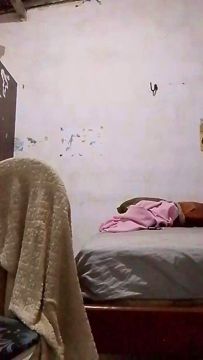 CeBr live cam on Cam4