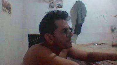 Cebr4747 live cam on Cam4