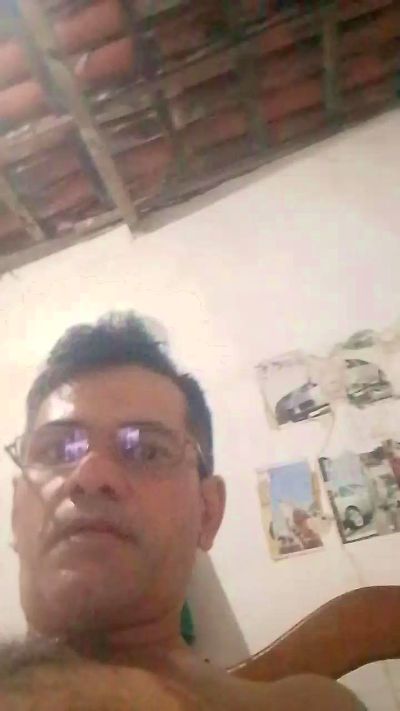 Cebr4747 live cam on Cam4