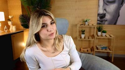CeceliaMoscoso live cam on Cam4