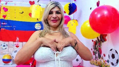 Celeste_Lincon live cam on Cam4