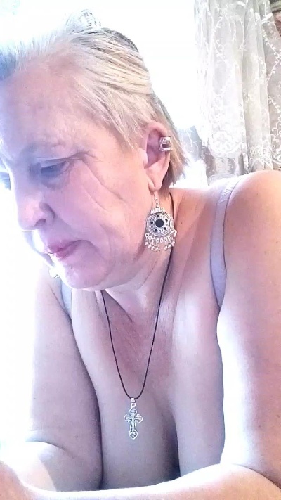 CerdAyaz live cam on Cam4