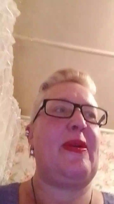 CerdAyaz live cam on Cam4