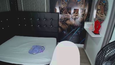 Cerecita02 live cam on Cam4
