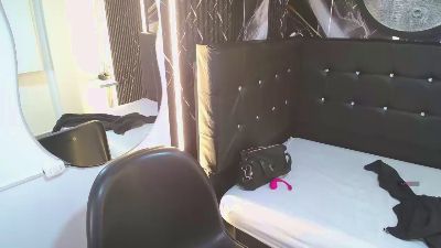 Cerecita02 live cam on Cam4