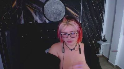 Cerecita02 live cam on Cam4