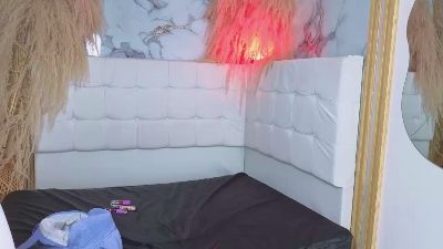 Cerecita02 live cam on Cam4