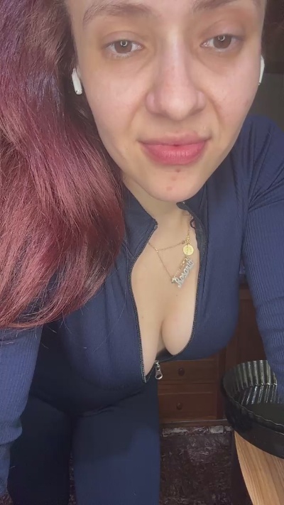 Cerecita888 live cam on Cam4