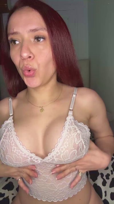 Cerecita888 live cam on Cam4