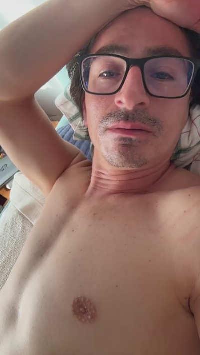 Cesar8j live cam on Cam4