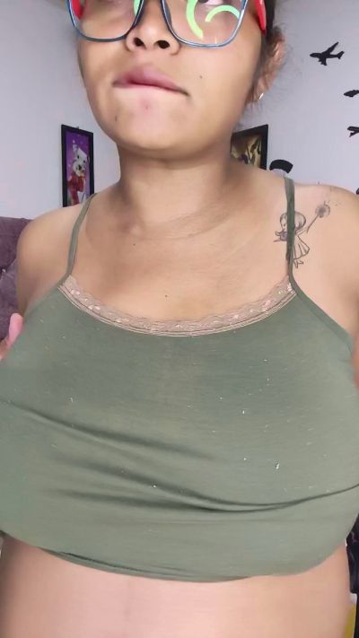 Chalohottt live cam on Cam4