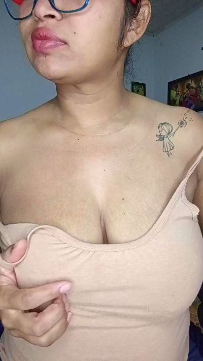 Chalohottt live cam on Cam4