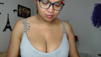 Chalohottt live cam on Cam4
