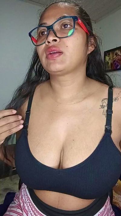 Chalohottt live cam on Cam4