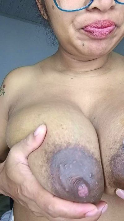 Chalohottt live cam on Cam4