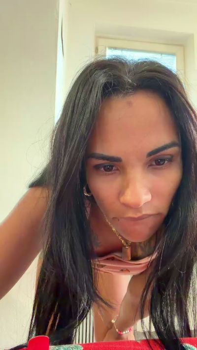 Chanelsexi live cam on Cam4