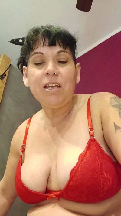 Chani1977 live cam on Cam4