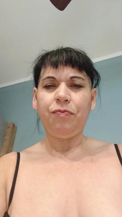 Chani1977 live cam on Cam4