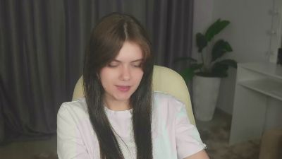 Watch  ChantelSchnicke live on Cam4