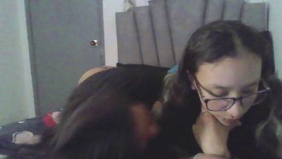 Charis_21 live cam on Cam4
