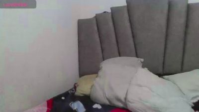 Charis_21 live cam on Cam4