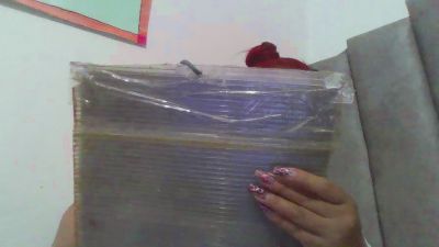 Charis_21 live cam on Cam4