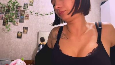 CharitaAndris live cam on Cam4