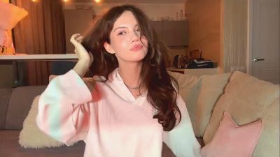 CharlaZapato live cam on Cam4
