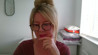 CharleyGirl40 live cam on Cam4