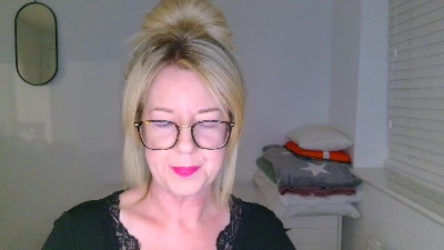 CharleyGirl40 live cam on Cam4