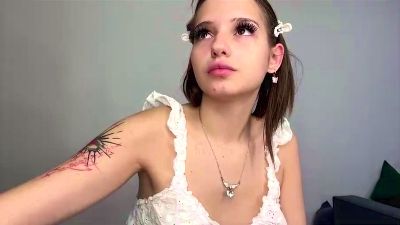 CharlottCuti live cam on Cam4