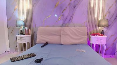 CharlotteGreey live cam on Cam4