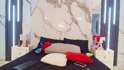 CharlotteGreey live cam on Cam4