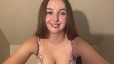 CharlotteReal live cam on Cam4