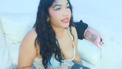 Charlotte_01 live cam on Cam4