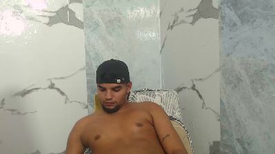 Charly_24 live cam on Cam4