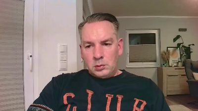 Charly_44444 live cam on Cam4