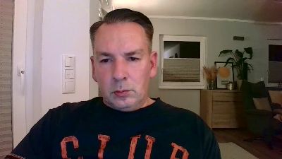 Charly_44444 live cam on Cam4