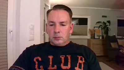 Charly_44444 live cam on Cam4