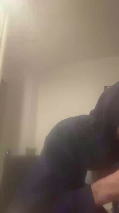 Charlybrown44 live cam on Cam4